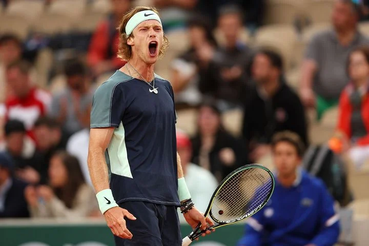 Андрей Рублев перед первым кругом турнира в Дубае: «В прошлый раз, когда я играл с Филипом Краиновичем, он довольно легко уничтожил меня» Андрей Рублев перед первым кругом турнира в Дубае: «В прошлый раз, когда я играл с Филипом Краиновичем, он довольно легко уничтожил меня»