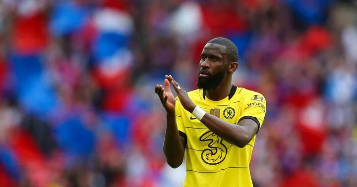 «Манчестер Юнайтед» хочет подписать центрального защитника