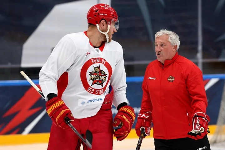 Михаил Кравец о 2:6 с «Локомотивом»: «Нужно убирать удаления против таких команд. Опять наступаем на те же грабли» Михаил Кравец о 2:6 с «Локомотивом»: «Нужно убирать удаления против таких команд. Опять наступаем на те же грабли»