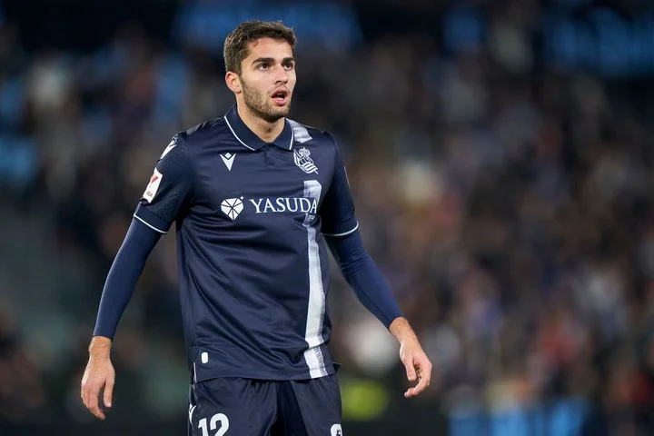 Руслан Пименов: «Захаряну стоит попробовать уйти в другой чемпионат. Например, в Нидерланды» Руслан Пименов: «Захаряну стоит попробовать уйти в другой чемпионат. Например, в Нидерланды»