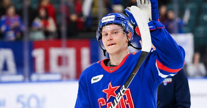 Василий Глотов: «Если будет предложение из НХЛ, и я пойму, что смогу там закрепиться, то буду его рассматривать» Василий Глотов: «Если будет предложение из НХЛ, и я пойму, что смогу там закрепиться, то буду его рассматривать»