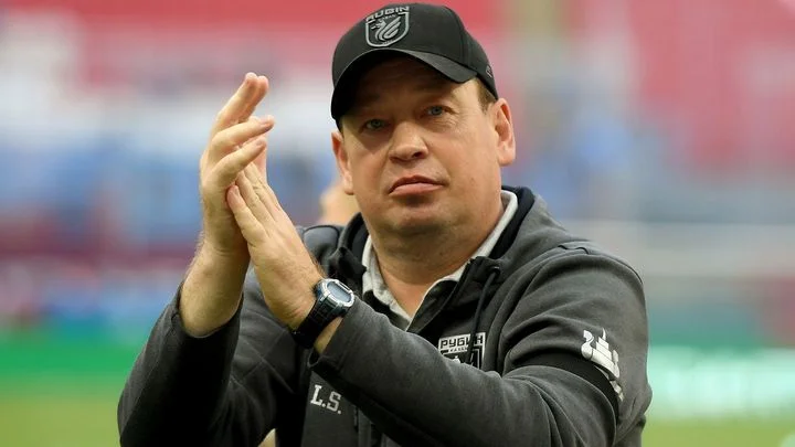 Леонид Слуцкий хотел работать в «Рубине» бесплатно, но ему отказали. По новому соглашению тренер будет получать миллион рублей в месяц