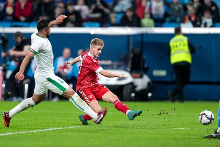 Александр Мостовой: «Сергей Пиняев – одаренный парень. Природа наградила его прекрасными качествами. Важно сейчас не загубить его вот этой шумихой» Александр Мостовой: «Сергей Пиняев – одаренный парень. Природа наградила его прекрасными качествами. Важно сейчас не загубить его вот этой шумихой»