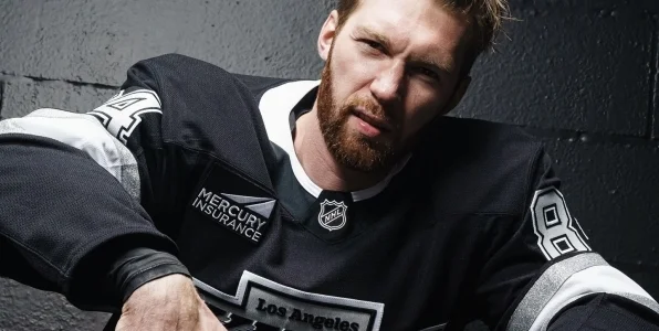 Гавриков: «У «ЛА» один из лучших чартеров в НХЛ. В самолете есть столы, можно в карты игра Гавриков: «У «ЛА» один из лучших чартеров в НХЛ. В самолете есть столы, можно в карты игра