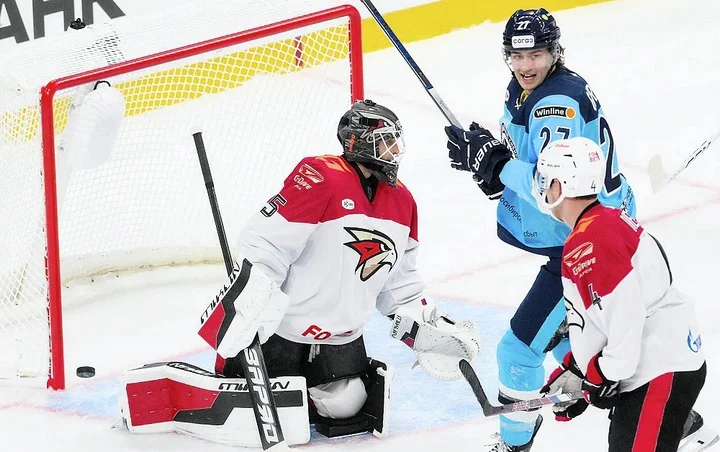 Егор Мартынов после 4:1 с «Авангардом»: «Это мастеровитый и крепкий соперник, поэтому второй период не получился» Егор Мартынов после 4:1 с «Авангардом»: «Это мастеровитый и крепкий соперник, поэтому второй период не получился»