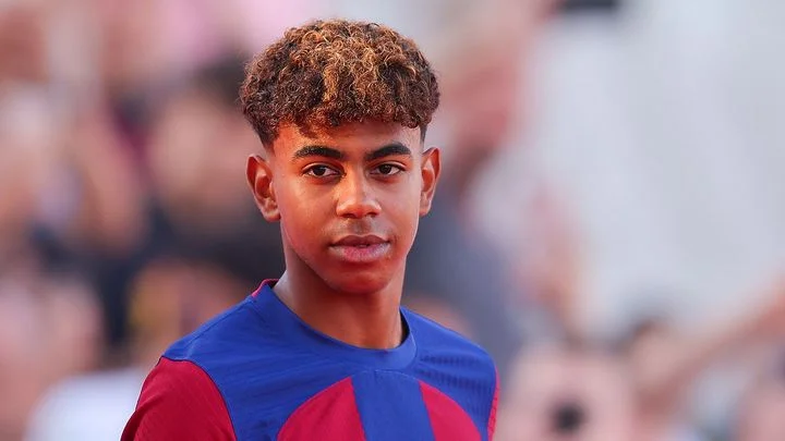 Ламин Ямаль: «В один день пресса нарекает тебя новым Месси, в другой – пишет, что тебе пора завязывать с футболом» Ламин Ямаль: «В один день пресса нарекает тебя новым Месси, в другой – пишет, что тебе пора завязывать с футболом»