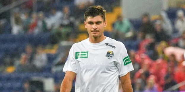 Морено хочет сохранить Кравцова в «Сочи», хавбек склоняется к уходу из клуба Морено хочет сохранить Кравцова в «Сочи», хавбек склоняется к уходу из клуба