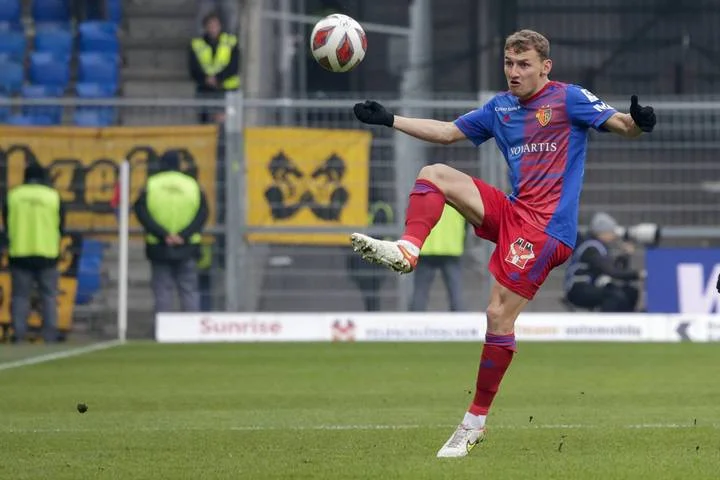 Ремо Майстер о будущем Чалова в «Базеле»: «Новый тренер хотел бы лично посмотреть его в деле. Ближе к концу июня мы должны будем принять решение» Ремо Майстер о будущем Чалова в «Базеле»: «Новый тренер хотел бы лично посмотреть его в деле. Ближе к концу июня мы должны будем принять решение»