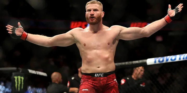 У чемпиона UFC угнали машину У чемпиона UFC угнали машину