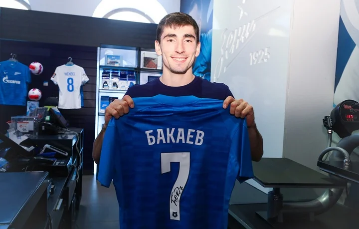 Владимир Быстров: «Мне кажется, Бакаев должен бороться за место в составе «Зенита» при любой конкуренции, а иначе из футболиста превратится в баночника»