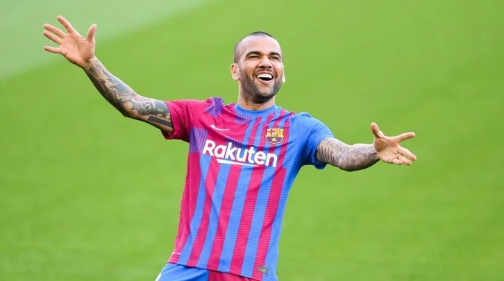 Дани Алвес: «Когда на мне форма «Барсы», я - супергерой» Дани Алвес: «Когда на мне форма «Барсы», я - супергерой»