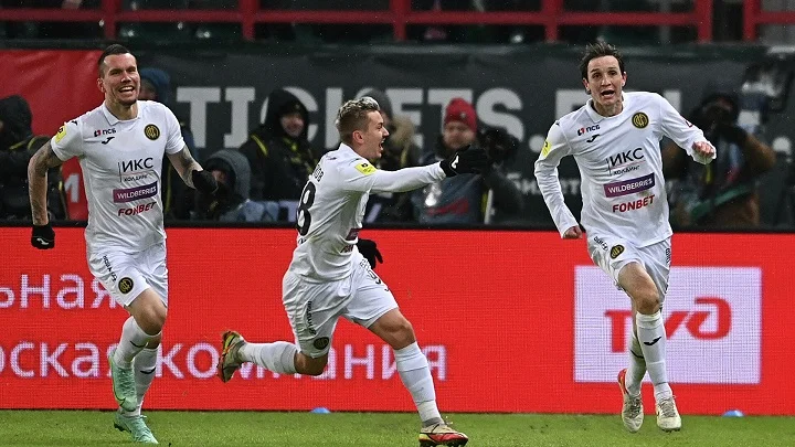 ЦСКА обыграл «Локомотив» благодаря голу Фернандеса на 91-й минуте ЦСКА обыграл «Локомотив» благодаря голу Фернандеса на 91-й минуте