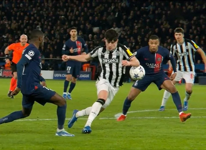 Майкл Оуэн о голе ПСЖ: «Сердце разрывается от боли за «Ньюкасл». Никогда за миллион лет это не было пенальти» Майкл Оуэн о голе ПСЖ: «Сердце разрывается от боли за «Ньюкасл». Никогда за миллион лет это не было пенальти»