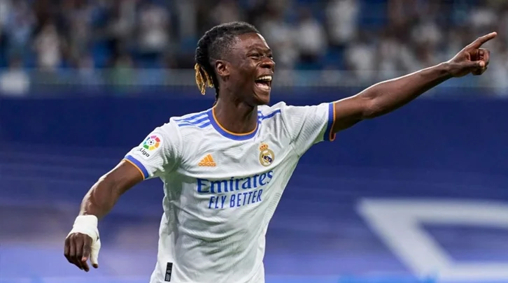 Эдуардо Камавинга о переходе в «Реал»: «Когда мы впервые услышали об интересе «Реала», мы с родителями прыгали от радости» Эдуардо Камавинга о переходе в «Реал»: «Когда мы впервые услышали об интересе «Реала», мы с родителями прыгали от радости»