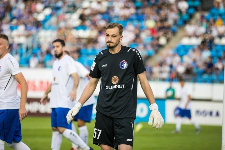 Вратарь «Факела» Илья Свинов: «Зенит» – это самый ад из всех, с кем мы играли. С ними одна минута идет, как час» Вратарь «Факела» Илья Свинов: «Зенит» – это самый ад из всех, с кем мы играли. С ними одна минута идет, как час»