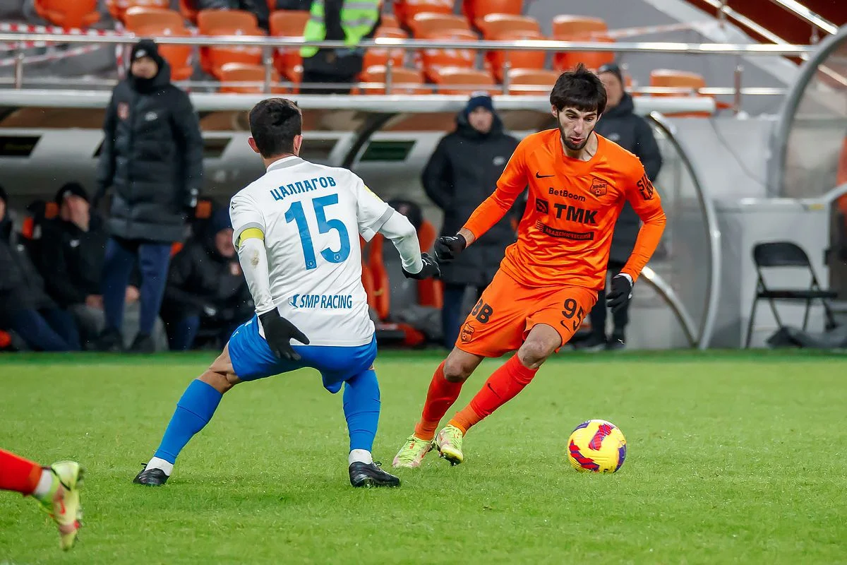 Новичок «Зенита» Адамов сравнил себя с Трентом из «Ливерпуля» Новичок «Зенита» Адамов сравнил себя с Трентом из «Ливерпуля»