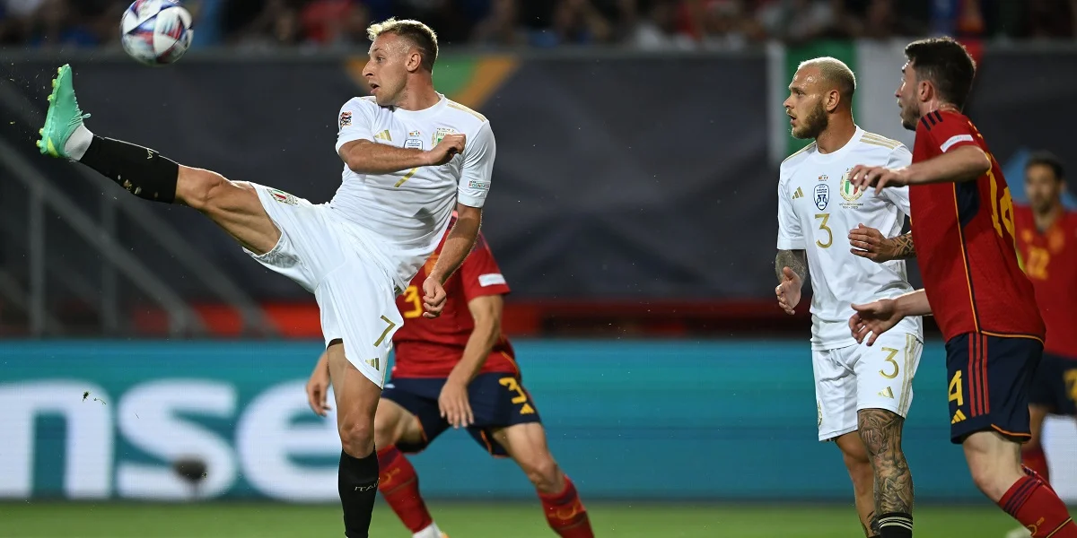 «Реал» тратит больше 300 млн евро этим летом. В череде громких трансферов – Беллингем, Гюлер, Мбаппе «Реал» тратит больше 300 млн евро этим летом. В череде громких трансферов – Беллингем, Гюлер, Мбаппе