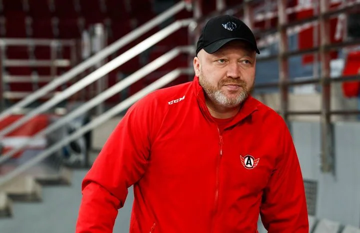 Тренер «Автомобилиста» Николай Заварухин после 1:2 c «Металлургом»: «У нас много ненужных удалений в зоне атаки – будем над этим работать»