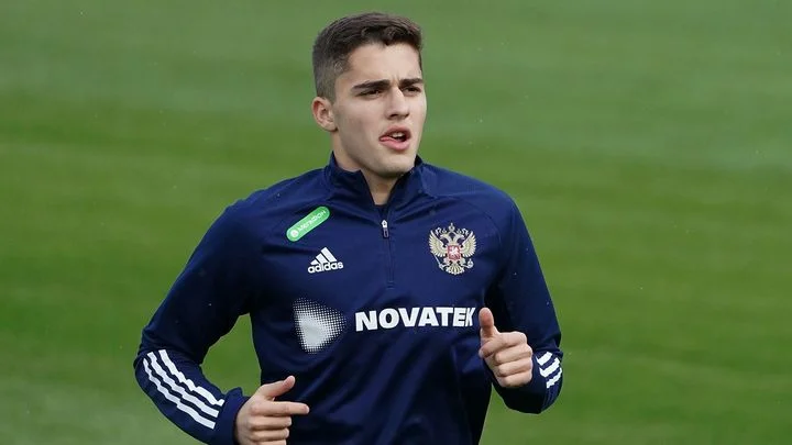 Захарян покинул расположение сборной России из-за травмы Захарян покинул расположение сборной России из-за травмы