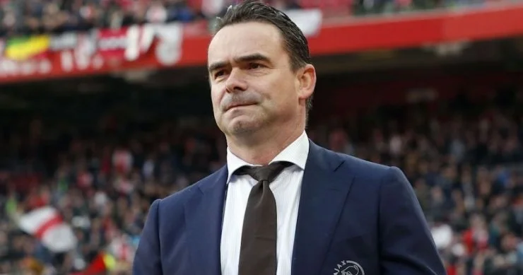 Архитектор современного «Аякса» покидает клуб со скандалом. Марк Овермарс влип в историю Архитектор современного «Аякса» покидает клуб со скандалом. Марк Овермарс влип в историю