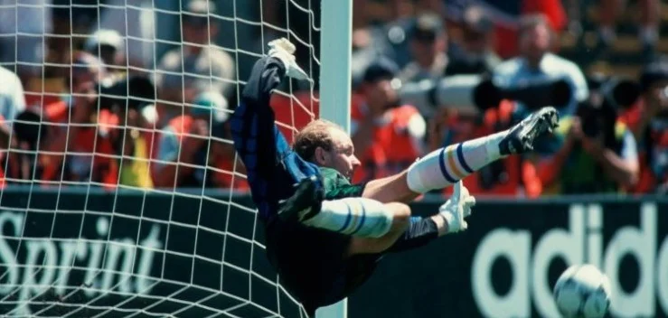 Болеро, клон Шмейхеля и любитель азартных игр. Лучшие вратари Северной Европы 90-х Болеро, клон Шмейхеля и любитель азартных игр. Лучшие вратари Северной Европы 90-х