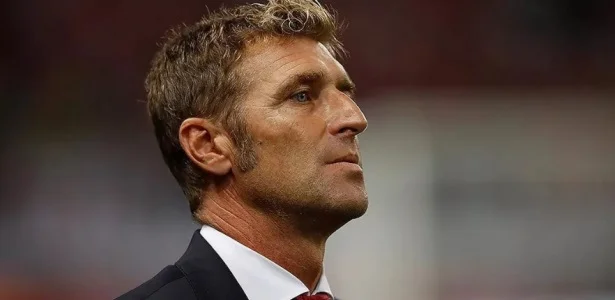 Каррера о низком положении «Спартака» в таблице РПЛ: «Вылета не будет. Его место среди лучших» Каррера о низком положении «Спартака» в таблице РПЛ: «Вылета не будет. Его место среди лучших»