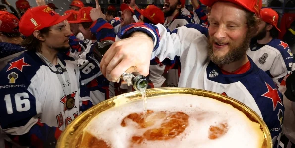 Хоккеист СКА Андронов: могу веселиться и шутить без алкоголя. Это социальная вещь Хоккеист СКА Андронов: могу веселиться и шутить без алкоголя. Это социальная вещь