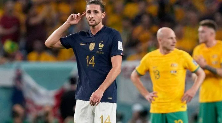 Адриен Рабьо: «Я не против продолжить карьеру в Англии, но я рассмотрю разные варианты» Адриен Рабьо: «Я не против продолжить карьеру в Англии, но я рассмотрю разные варианты»