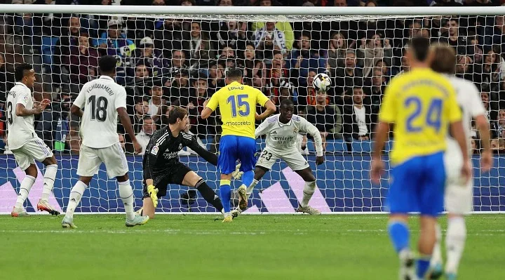 Вратарь «Кадиса» Ледесма попал в сборную Ла Лиги от WhoScored Вратарь «Кадиса» Ледесма попал в сборную Ла Лиги от WhoScored