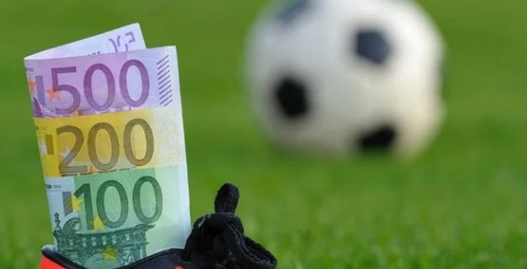 Утром — деньги, вечером — контракт. Жулики прикидываются агентами, обманывая сотни футболистов в год