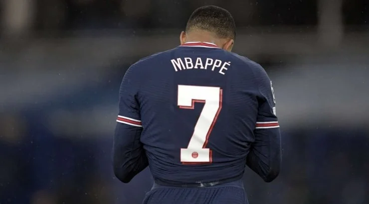 Перес может подарить 150 млн евро родителям Мбаппе. «Реал» не специалист по безумным трансферам Перес может подарить 150 млн евро родителям Мбаппе. «Реал» не специалист по безумным трансферам