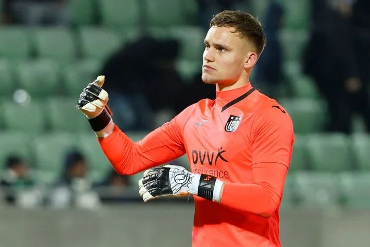 «Манчестер Юнайтед» интересуется 20-летним вратарем «Андерлехта» «Манчестер Юнайтед» интересуется 20-летним вратарем «Андерлехта»