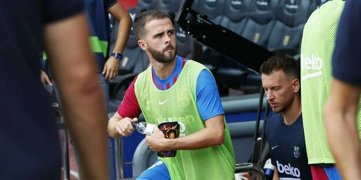 Александр Мостовой: «Пьянич – хороший футболист даже в 34 года. У нас были примеры, когда люди спокойно играют в 37-38 лет» Александр Мостовой: «Пьянич – хороший футболист даже в 34 года. У нас были примеры, когда люди спокойно играют в 37-38 лет»