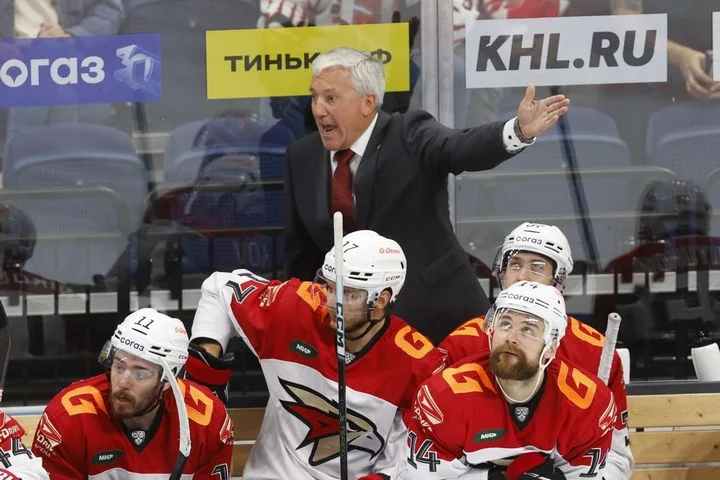 Михаил Кравец о 2:1 с «Амуром»: «Хотелось, конечно, чтобы мы всю игру играли в атаке так, как мы начали в третьем периоде» Михаил Кравец о 2:1 с «Амуром»: «Хотелось, конечно, чтобы мы всю игру играли в атаке так, как мы начали в третьем периоде»