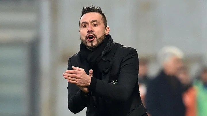 Де Дзерби об РПЛ: «Раздражает, что футбол в России продолжается. А нас этого лишили» Де Дзерби об РПЛ: «Раздражает, что футбол в России продолжается. А нас этого лишили»