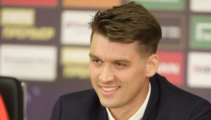 «Локомотив» выбросил 3.4 миллиарда рублей на трансферы. Рангник и Цорн славно погуляли «Локомотив» выбросил 3.4 миллиарда рублей на трансферы. Рангник и Цорн славно погуляли