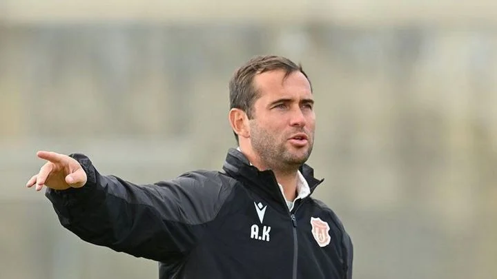 Александр Кержаков о карьере тренера: «С удовольствием принимаю любые вызовы. Чтобы развиваться в профессии и становиться лучше, я должен работать» Александр Кержаков о карьере тренера: «С удовольствием принимаю любые вызовы. Чтобы развиваться в профессии и становиться лучше, я должен работать»