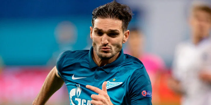 Александр Мостовой про продолжение карьеры Оздоева в Саудовской Аравии: «С точки зрения ситуации он правильно делает. Если получится, то пускай едет» Александр Мостовой про продолжение карьеры Оздоева в Саудовской Аравии: «С точки зрения ситуации он правильно делает. Если получится, то пускай едет»