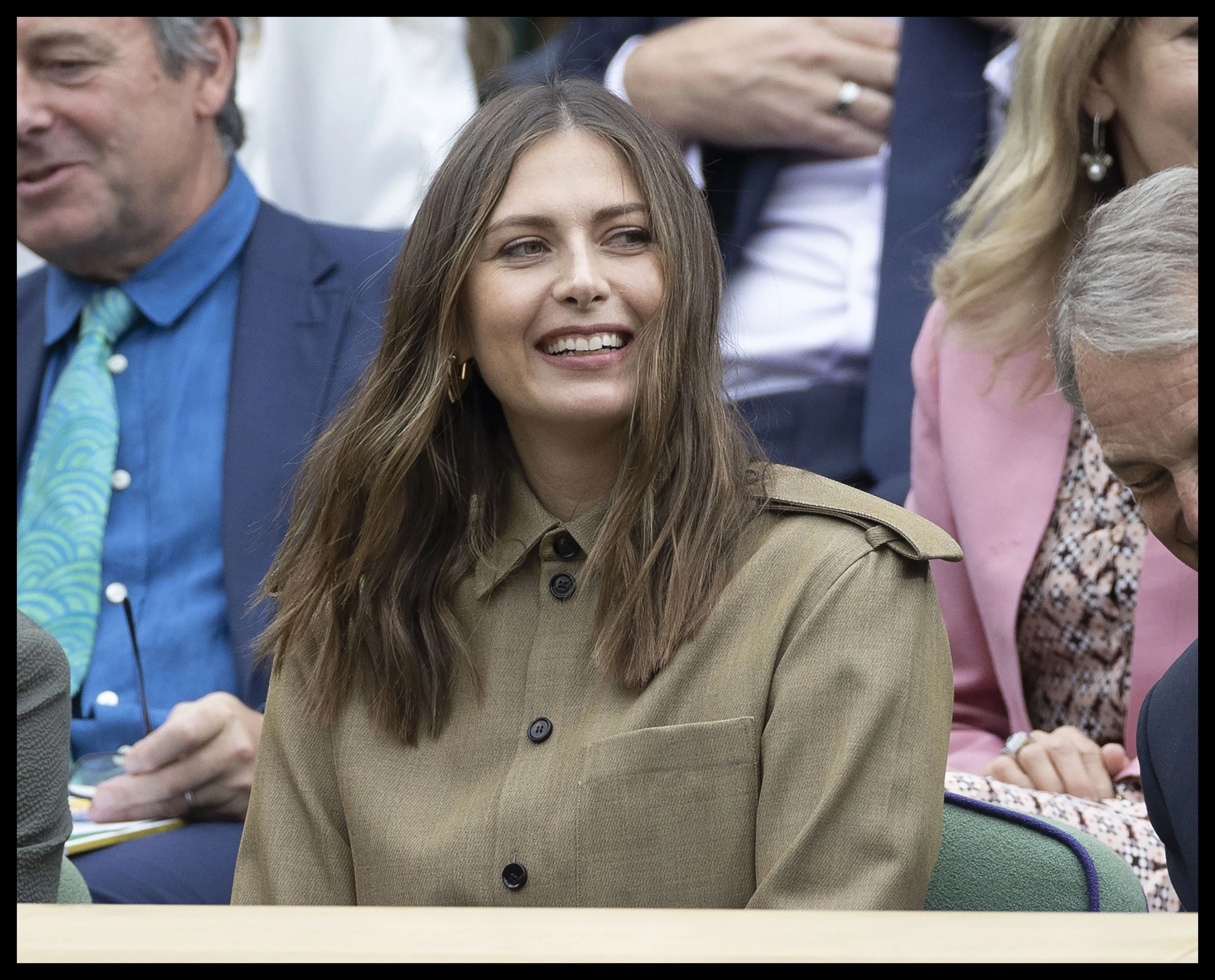 Веснина: Шарапова - самая популярная теннисистка в истории России. У нее есть народная любовь Веснина: Шарапова - самая популярная теннисистка в истории России. У нее есть народная любовь