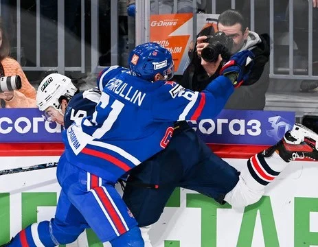 Хайруллин: Намного приятнее играть против таких команд, как «Торпедо», потому что эти построения тяжело взламывать Хайруллин: Намного приятнее играть против таких команд, как «Торпедо», потому что эти построения тяжело взламывать