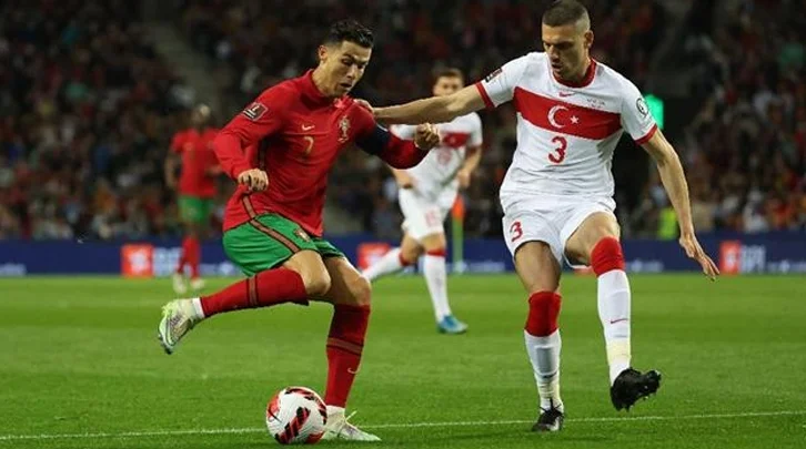 Фернанду Сантуш: «Роналду не забил Турции, но зато он провел потрясающий матч» Фернанду Сантуш: «Роналду не забил Турции, но зато он провел потрясающий матч»