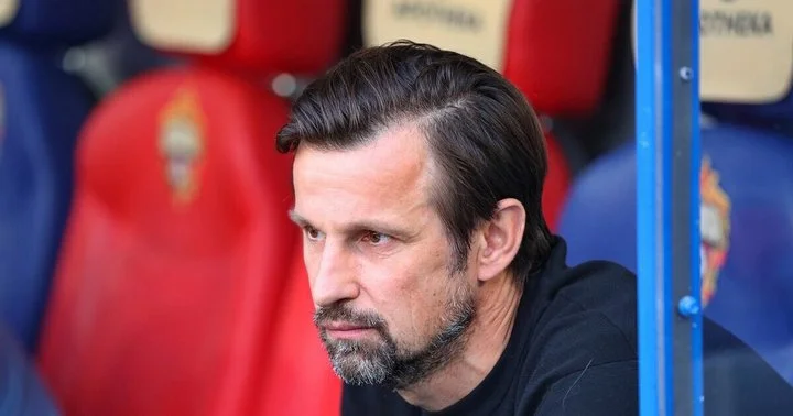 Сергей Семак: «Ушедшие футболисты играли достаточно важную роль, а те, кто пришли, полноценно заменить их не могут» Сергей Семак: «Ушедшие футболисты играли достаточно важную роль, а те, кто пришли, полноценно заменить их не могут»