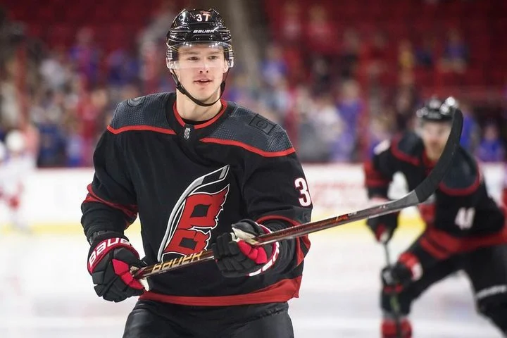 Генменеджер «Ак Барса» Марат Валиуллин о приглашении Свечникова: «Насколько я знаю, Евгений хочет до последнего искать команду в НХЛ» Генменеджер «Ак Барса» Марат Валиуллин о приглашении Свечникова: «Насколько я знаю, Евгений хочет до последнего искать команду в НХЛ»