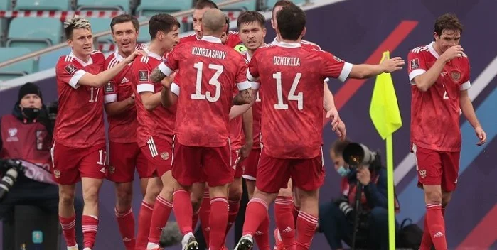 По бразильской системе. У сборной России не будет одного капитана, только толпа лейтенантов-совместителей По бразильской системе. У сборной России не будет одного капитана, только толпа лейтенантов-совместителей