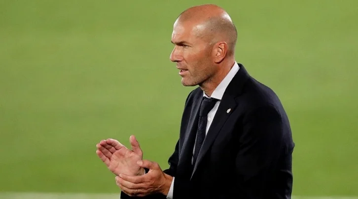 Мишель Платини: «Зидан отлично справился бы с ролью главного тренера сборной Франции» Мишель Платини: «Зидан отлично справился бы с ролью главного тренера сборной Франции»