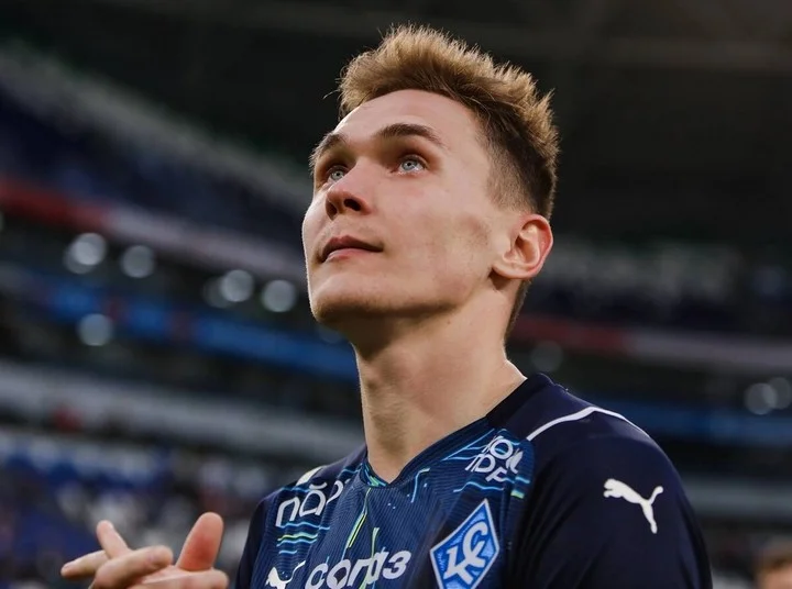 Форвард «Крыльев» Роман Ежов: «В тройку попадём, будет просто потрясающе! Думаю, что вся Самара будет на ушах стоять» Форвард «Крыльев» Роман Ежов: «В тройку попадём, будет просто потрясающе! Думаю, что вся Самара будет на ушах стоять»