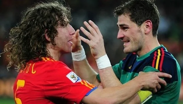 Пуйоль извинился за шутку про отношения с Касильясом