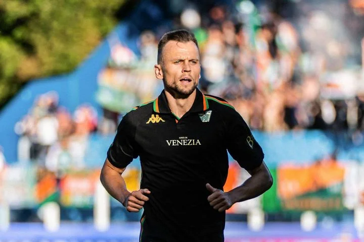 Денис Черышев о переходе РФС в Азию: «Азиатская конфедерация входит в ФИФА, поэтому в итоге можно пройти квалификацию, а на турнире так и не сыграть» Денис Черышев о переходе РФС в Азию: «Азиатская конфедерация входит в ФИФА, поэтому в итоге можно пройти квалификацию, а на турнире так и не сыграть»