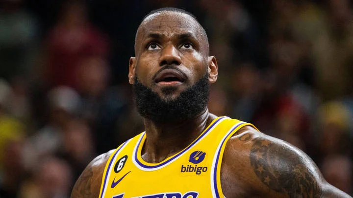 Леброн Джеймс: «Бывают моменты, когда я жалею, что не могу заниматься обычными вещами. Хочется просто выйти на улицу, как обычный человек»