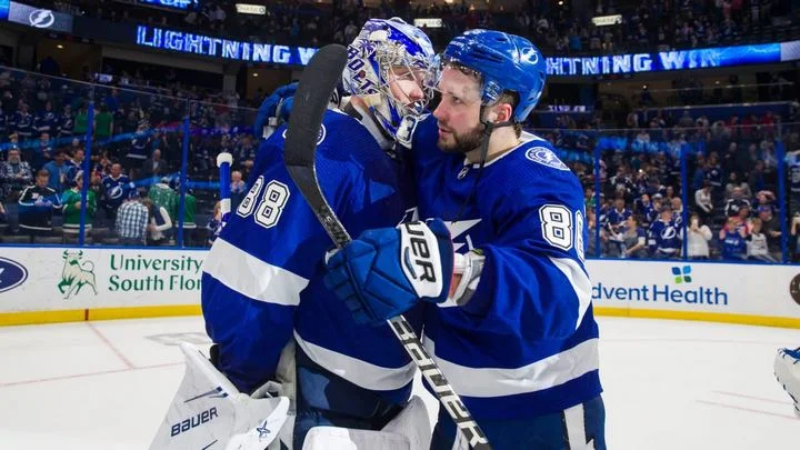 Андрей Василевский и Никита Кучеров вошли в топ-20 лучших игроков НХЛ XXI века Андрей Василевский и Никита Кучеров вошли в топ-20 лучших игроков НХЛ XXI века